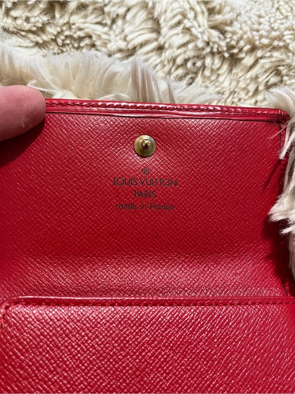 Used vintage Red Louis Vuitton Textured Women's Wallet - Classic Folding Design